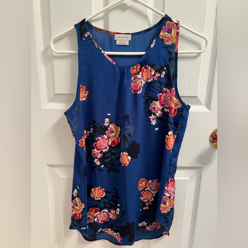 Van Heusen XS TOP